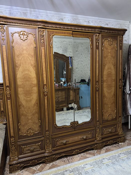 Спальный гарнитур