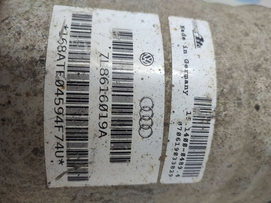 Perna aer spate 7l8616019A Volkswagen Touareg 1 (7L) (2002 - 2007)