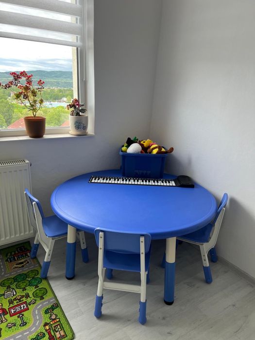 Set mobilier masuta+scaune + etajere ca nou