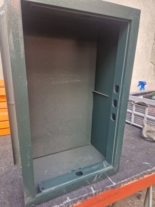 Dulap pentru arme și seif