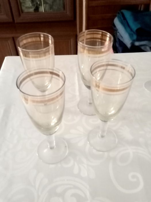 Продам фужеры разные.
