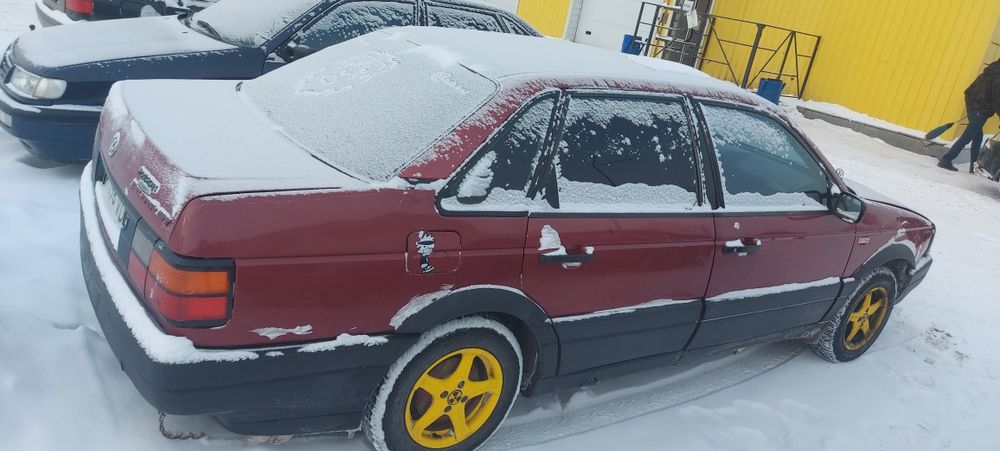 VW Passat B3 седан