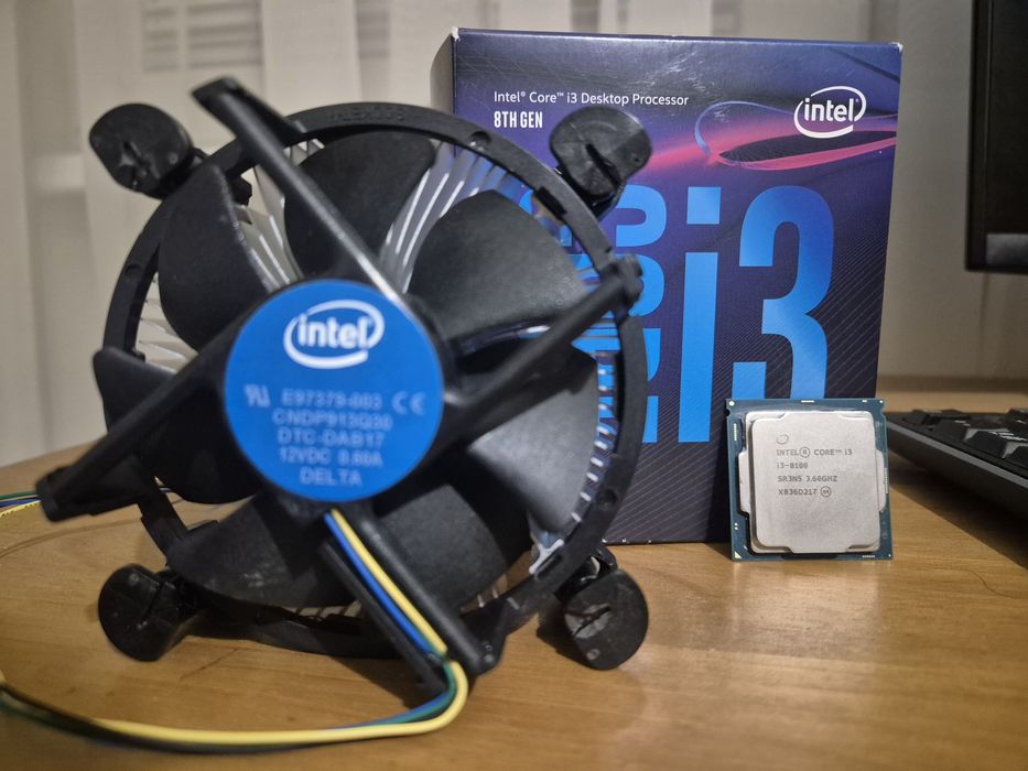 Процесор Intel Core i3 8100