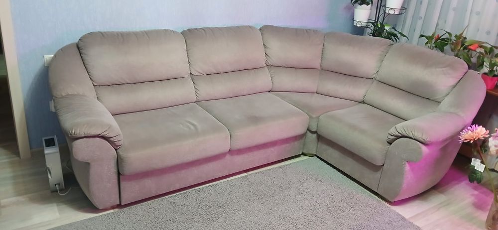 Продам мягкий уголок.