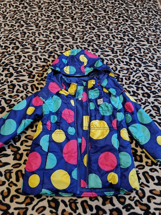 Продам верхнюю одежду для девочки!