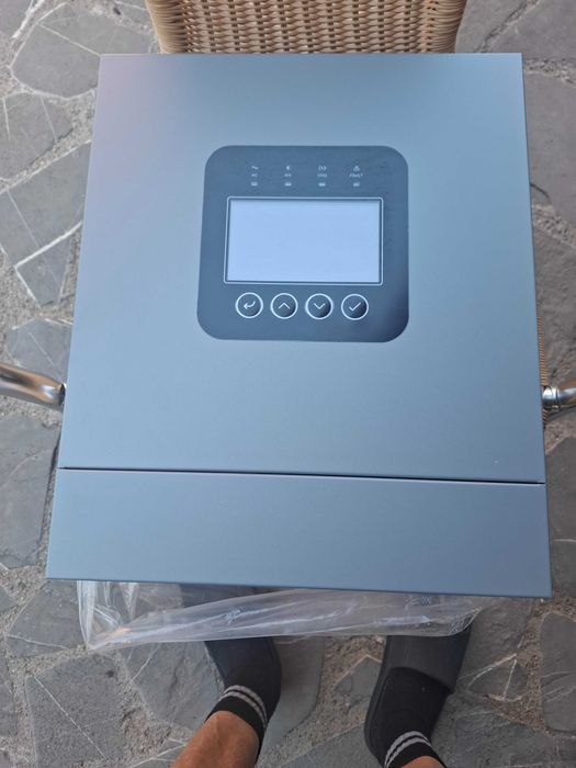 Invertor solar hibrid de 3,6KW, 5kw la 24V si 6,5kw/48V