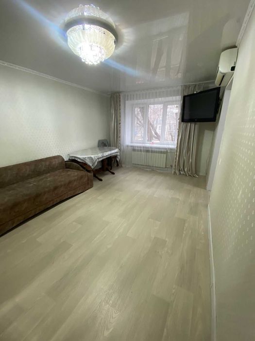 Продам 1 комнатную 8 микрорайон