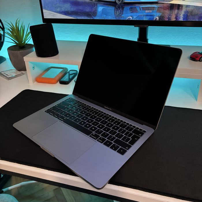 MacBook Pro 13” 2017 – i5, 8GB RAM, 256GB SSD – Baterie nouă