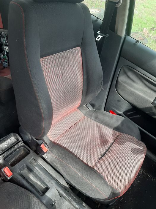 Продавам салон за Голф 4