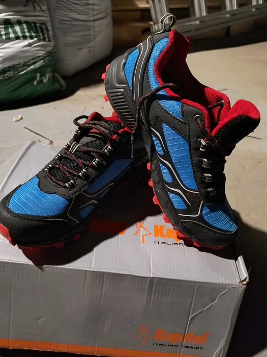 Adidași kapriol de munca