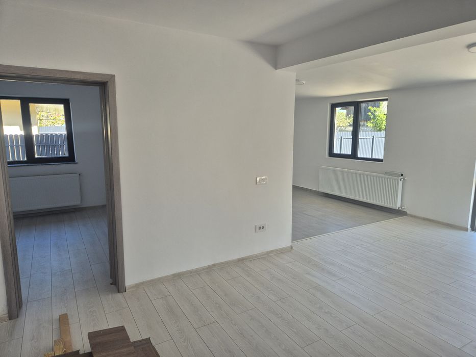 Casă caramidă nouă cu toate utilitățile!