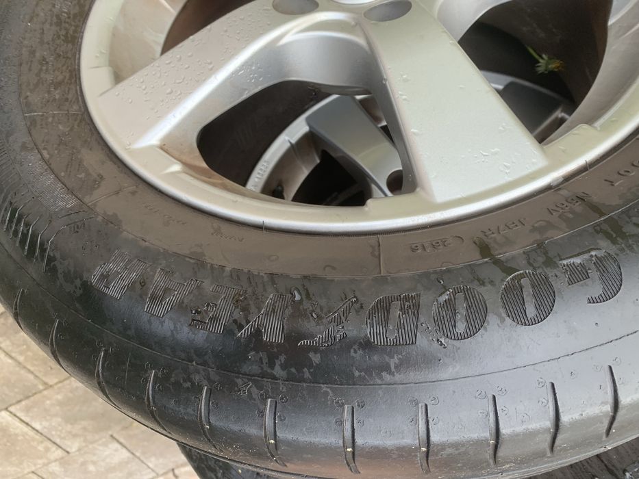 Roti  215/65/16 Mitsubishi  Daihatsu  Nissan Hyundai Daihatsu Duster