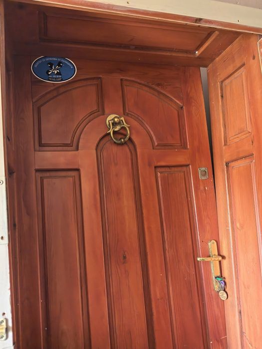 2 врати,150 е.кафе машина със кана 80 е. Кафеварка 60 е. 2 вакум машини  по 40 евро едната