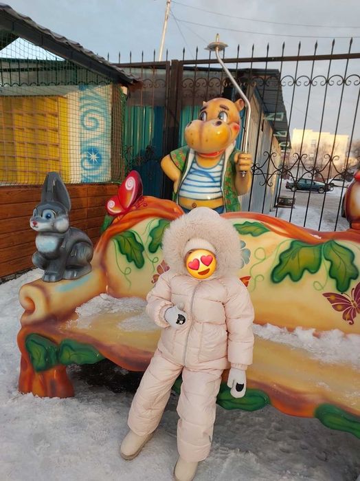 Продам зимний комбинезон на девочку,104р