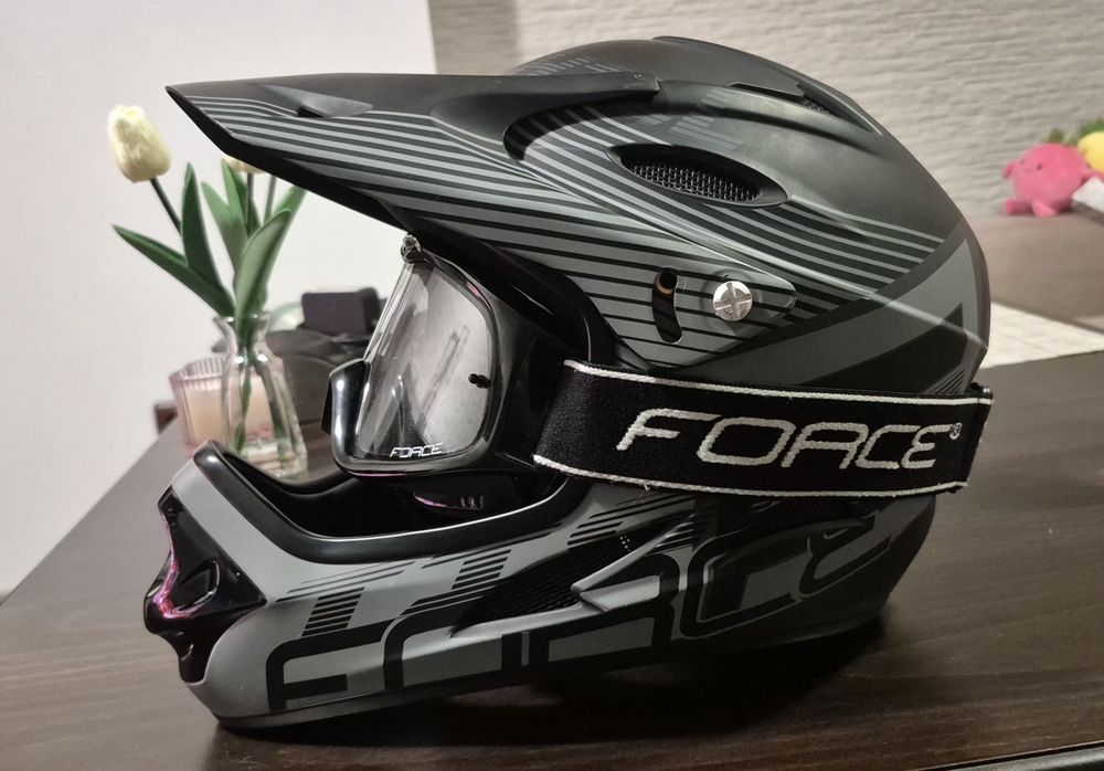 Downhill каска force