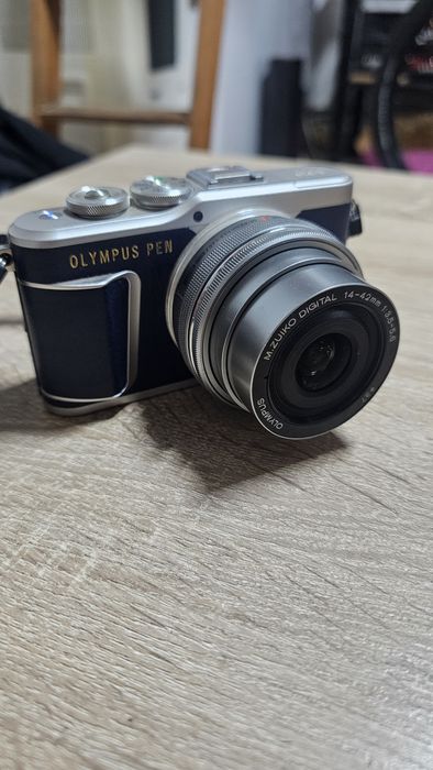 Olympus mirrorless  EP L 9