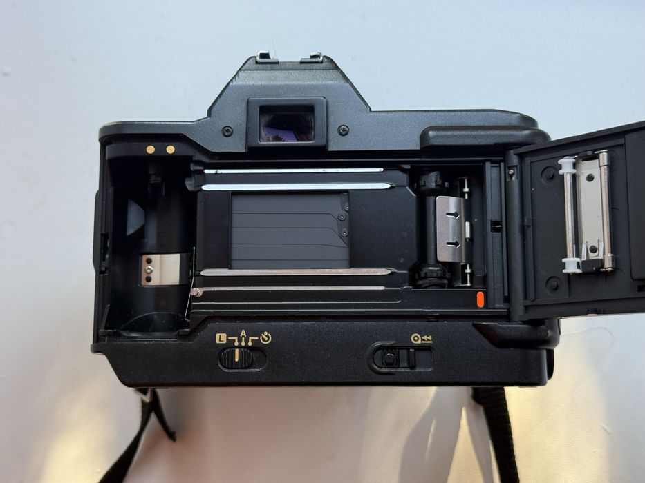 Canon t80 film camera