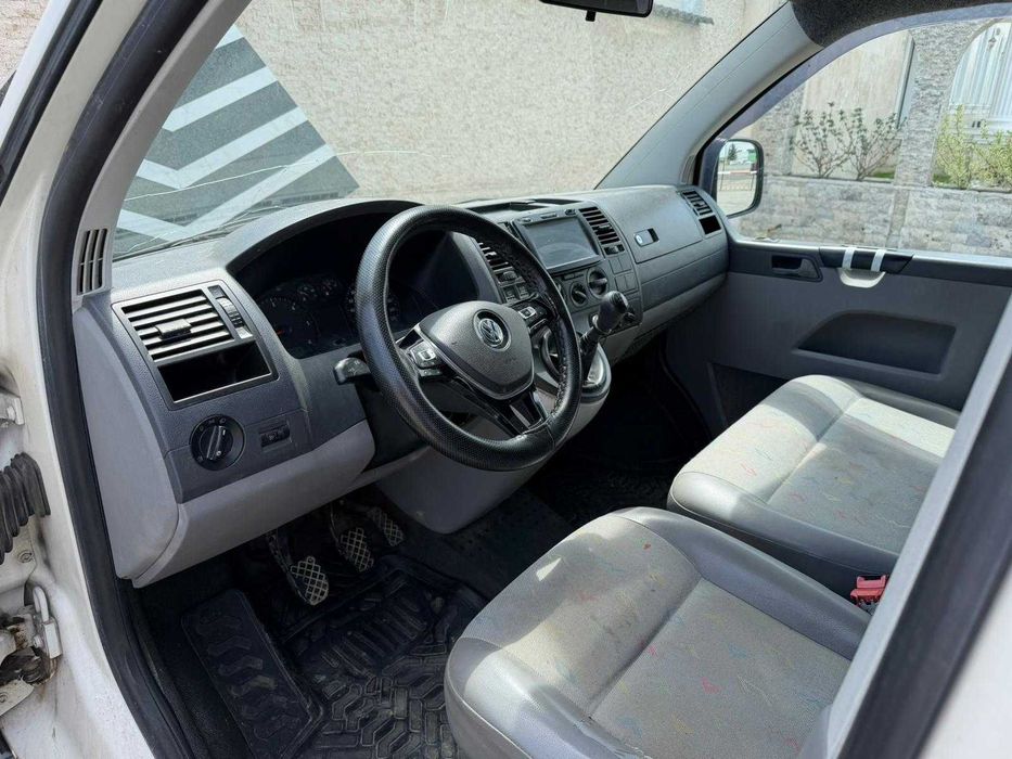 Volkswagen Transporter 2009 2.5 Diesel Manual 8+1 Locuri
