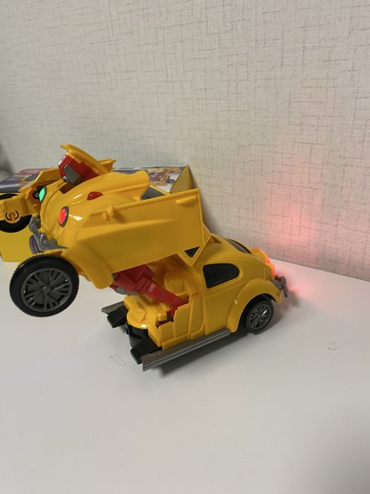 Трансформер Кола - Робот с пушек - RACING CAR