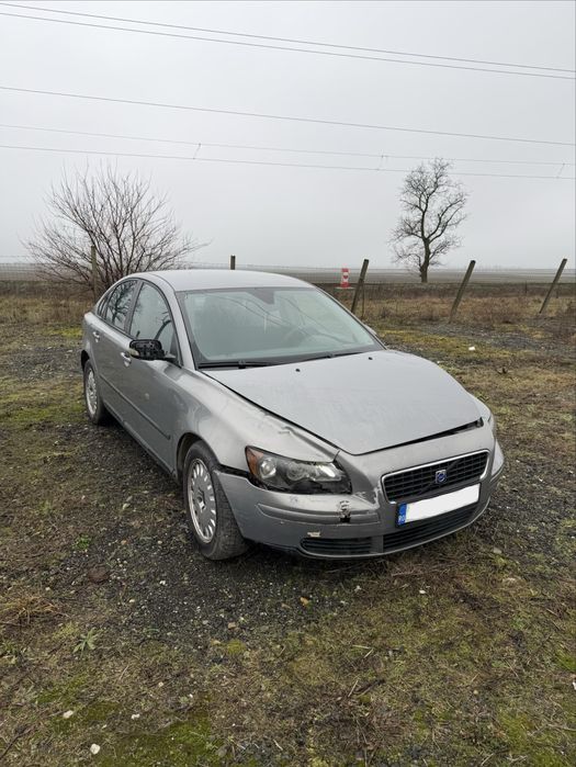 Volvo S40 2.0D 2005 – avariat – ambreiaj + volantă noi