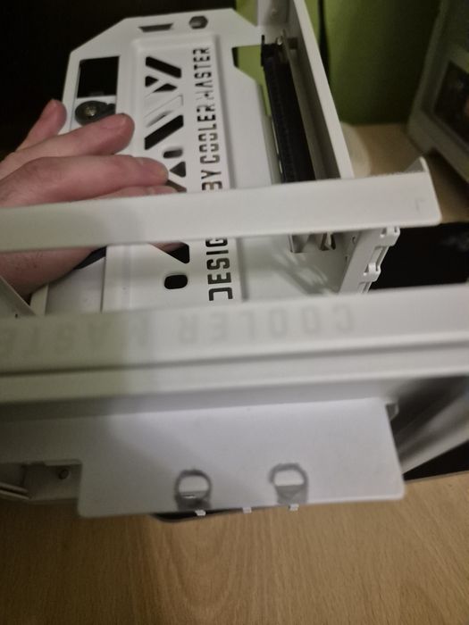 Стойка за вертикален монтаж Cooler Master v3