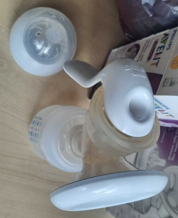 Помпа за кърма Philips Avent+подарък шише