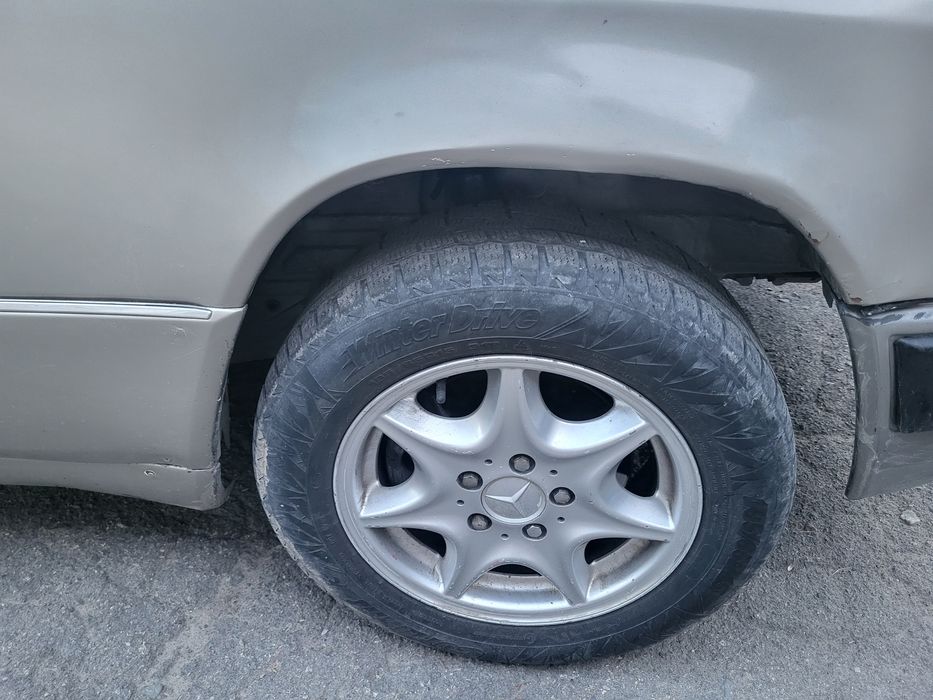 Продам Мерседес Бенц 230 Е