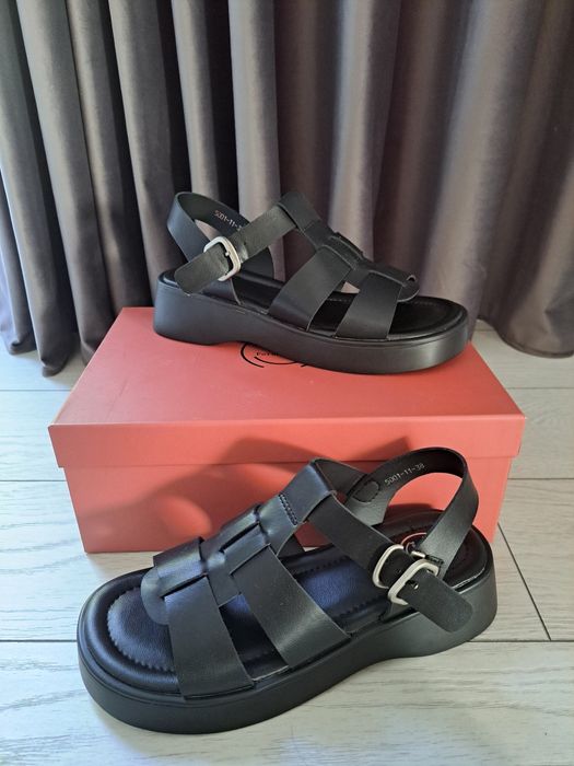 Sandale Formazione elegante, mărimea 38, nuanță neagră – Preț special