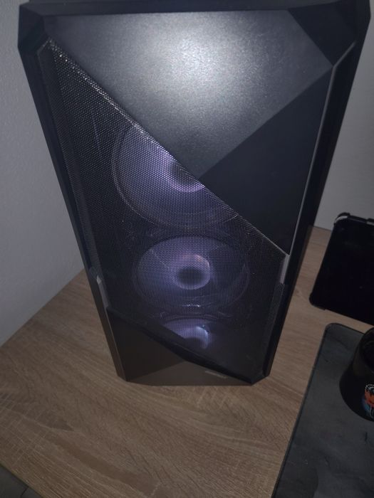 Carcasa PC Gamemax Revolt 6 ventilatoare incluse