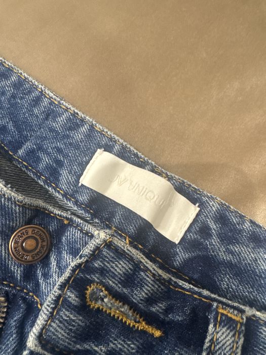 Пррдам новые джинсы.