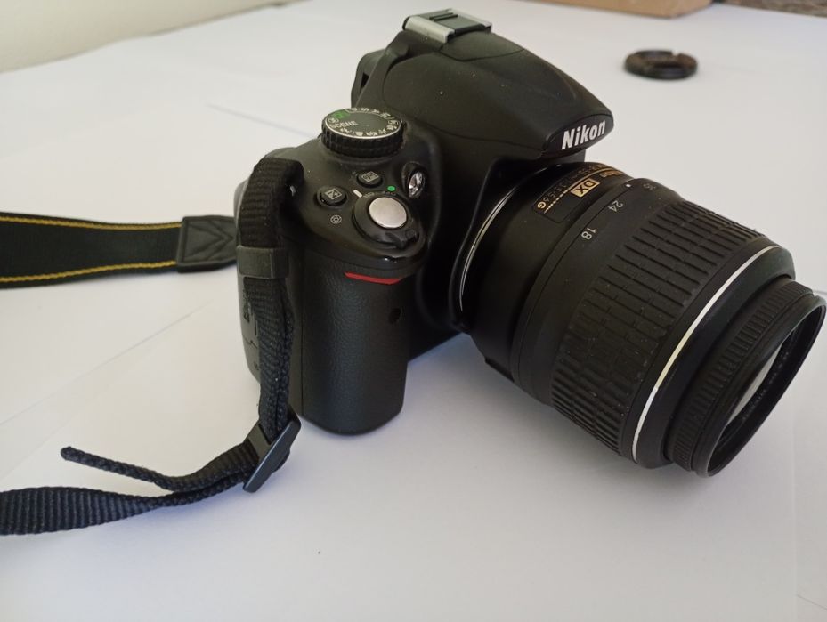 Kit Nikon D5000+ obiectiv 18-50mm