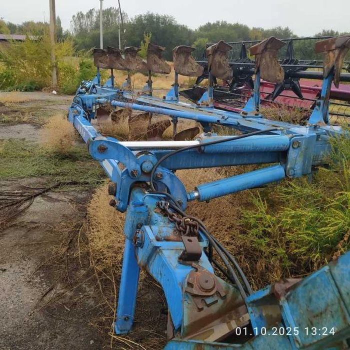 плуг 8 корпусный