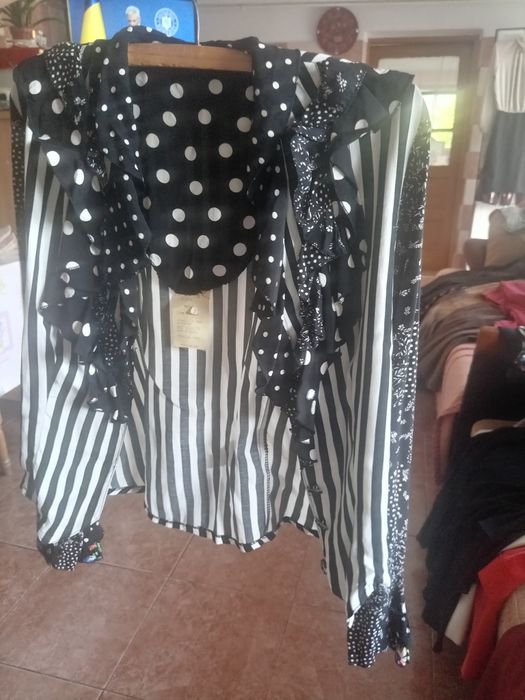 Vând fusta cu cămașă set