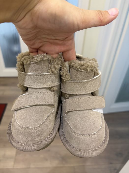 Продам детские угги зимние