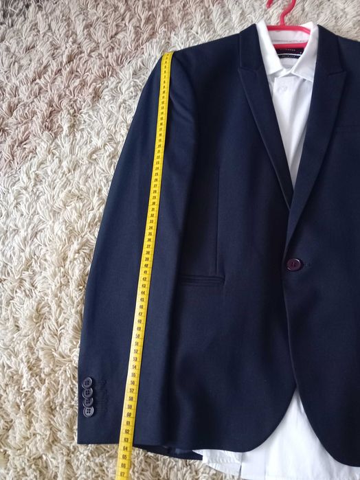 Vand costum baieti expresiv