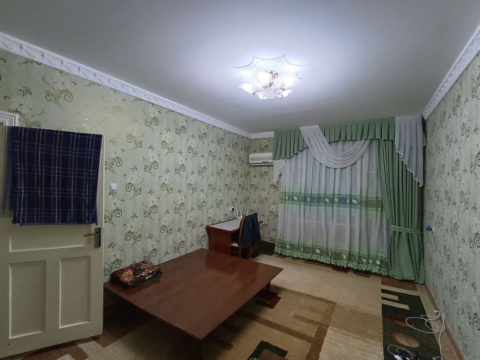 Dom Kvartira sotiladi Termez Akbar oshxona 4 etajli domni,4 chi qavati