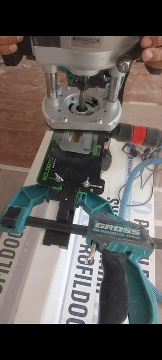 Установка межкомнатных дверей