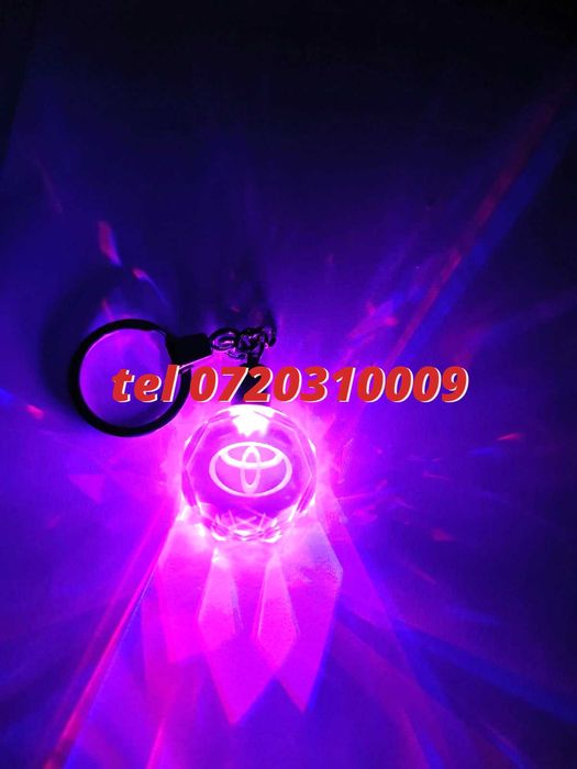 Breloc Sticla Cristal Cu Led 6 Culori Multimarca Toyota Si Alte Auto