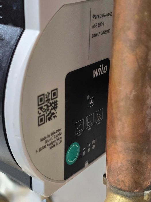 Неръждаем бойлер 180 литра със серпентина ,помпа и трипътни вентили