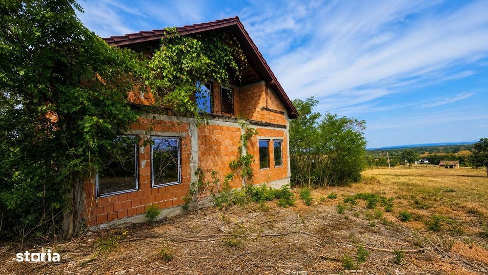 De vanzar Casă P+1, 137 mp utili, Periferia Ineu – Viilor, Dealul,