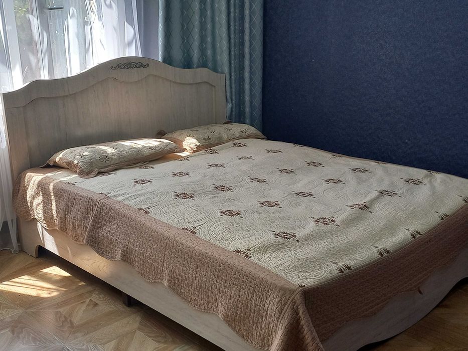 Продам спальный гарнитур