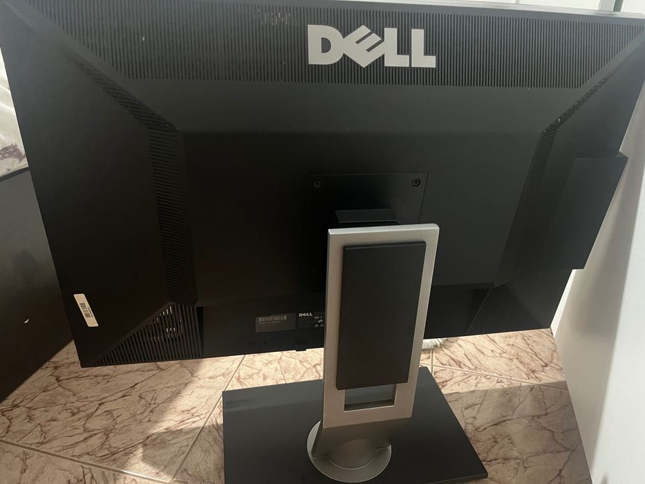 Монитор DELL в добро състояние
