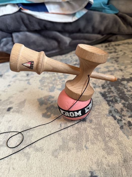 Kendama strogo EDITIE LIMITATA(este nelansata pe pagina oficiala krom)
