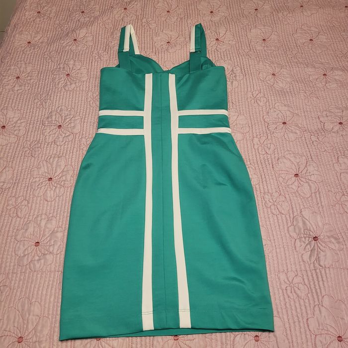 Рокля на българския бранд Амиа