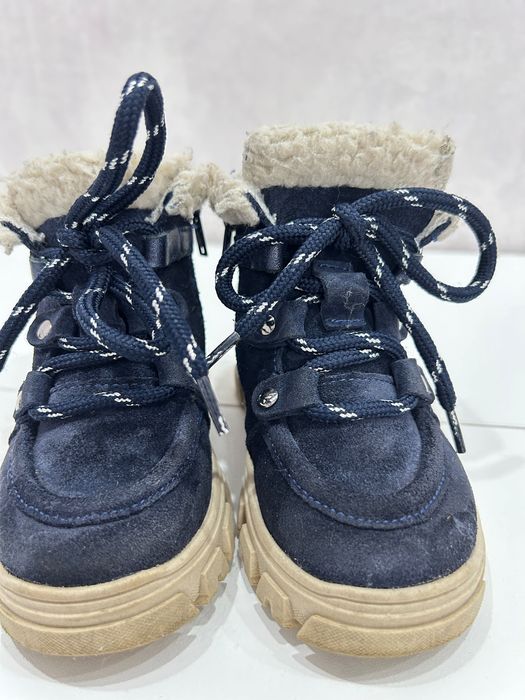 Продам детскую обувь