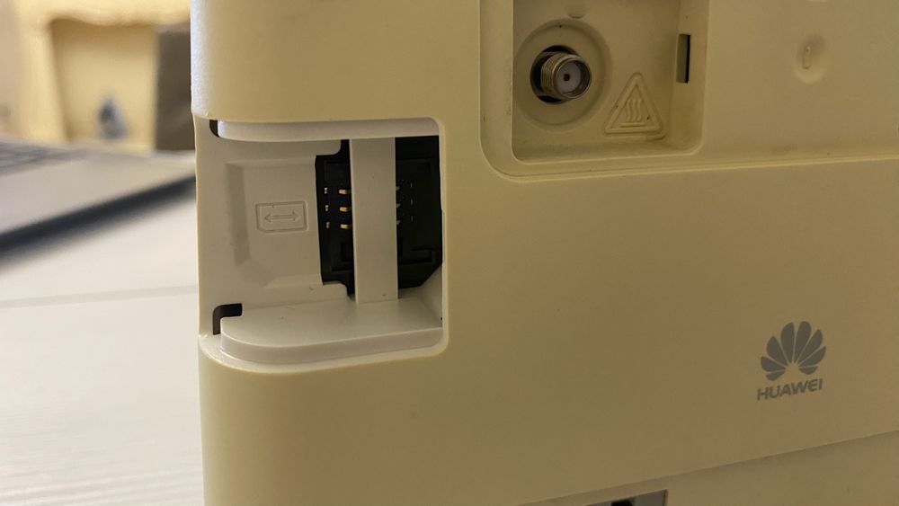 Wi-Fi роутер Huawei B311-8D47 + 4G