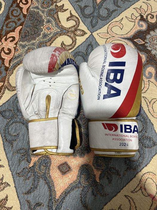 Б/у перчатки для бокса