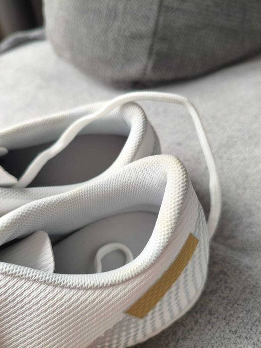 Ghete fotbal VTASQ pentru copii – alb, mărimea EU 38