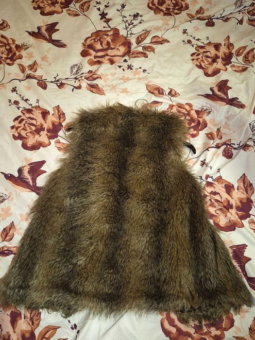 Vestă blană XS/S – cozy & chic, ofertă rapidă!