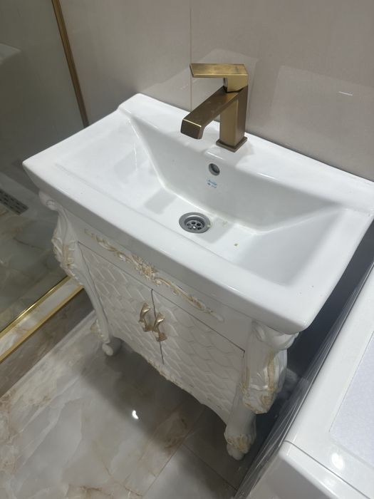 Встроенная раковина без крана